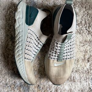 Nike Phantom React tennis shoes